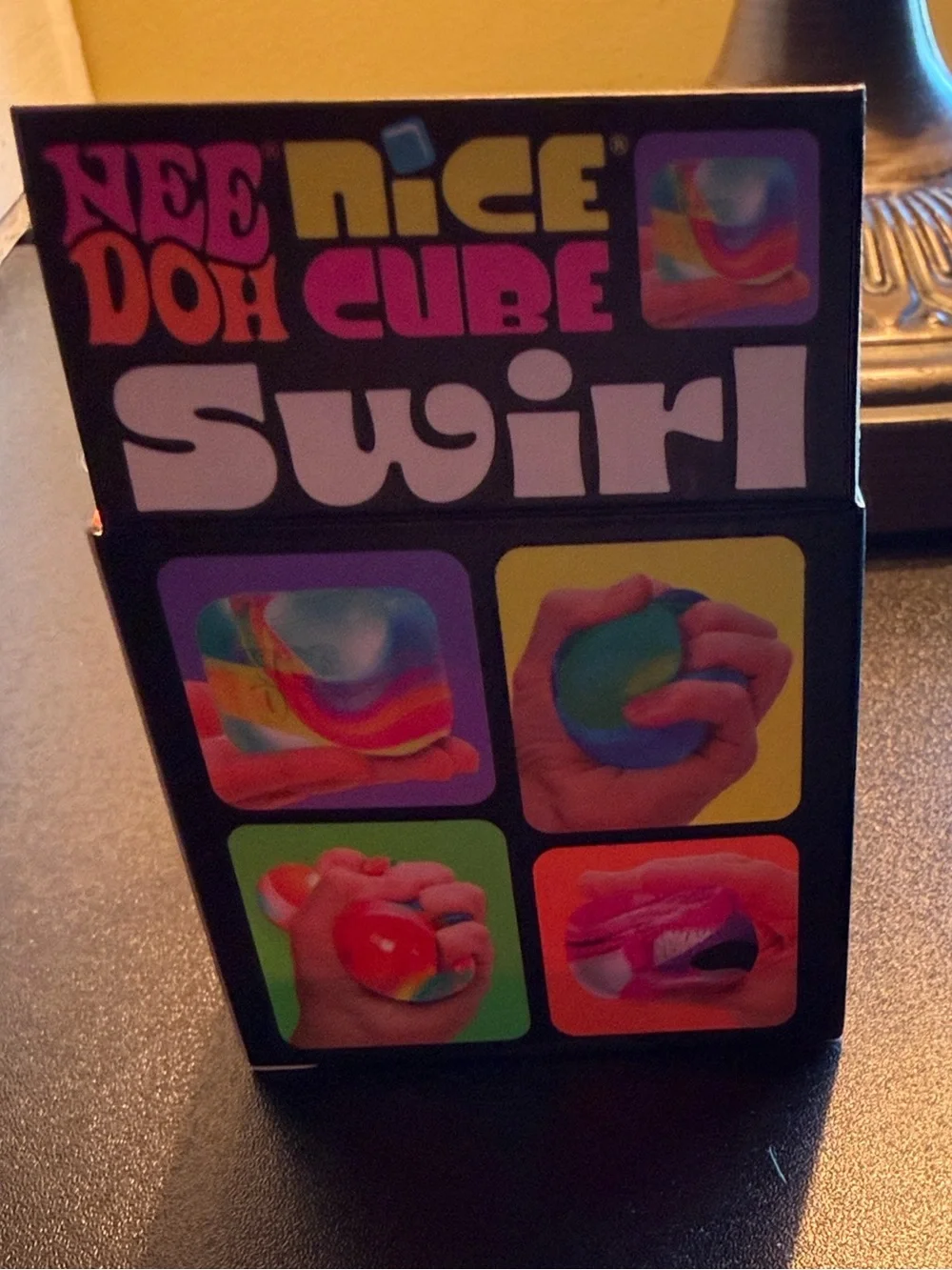 Nice Cube Swirl Super Solid Squish - Red
